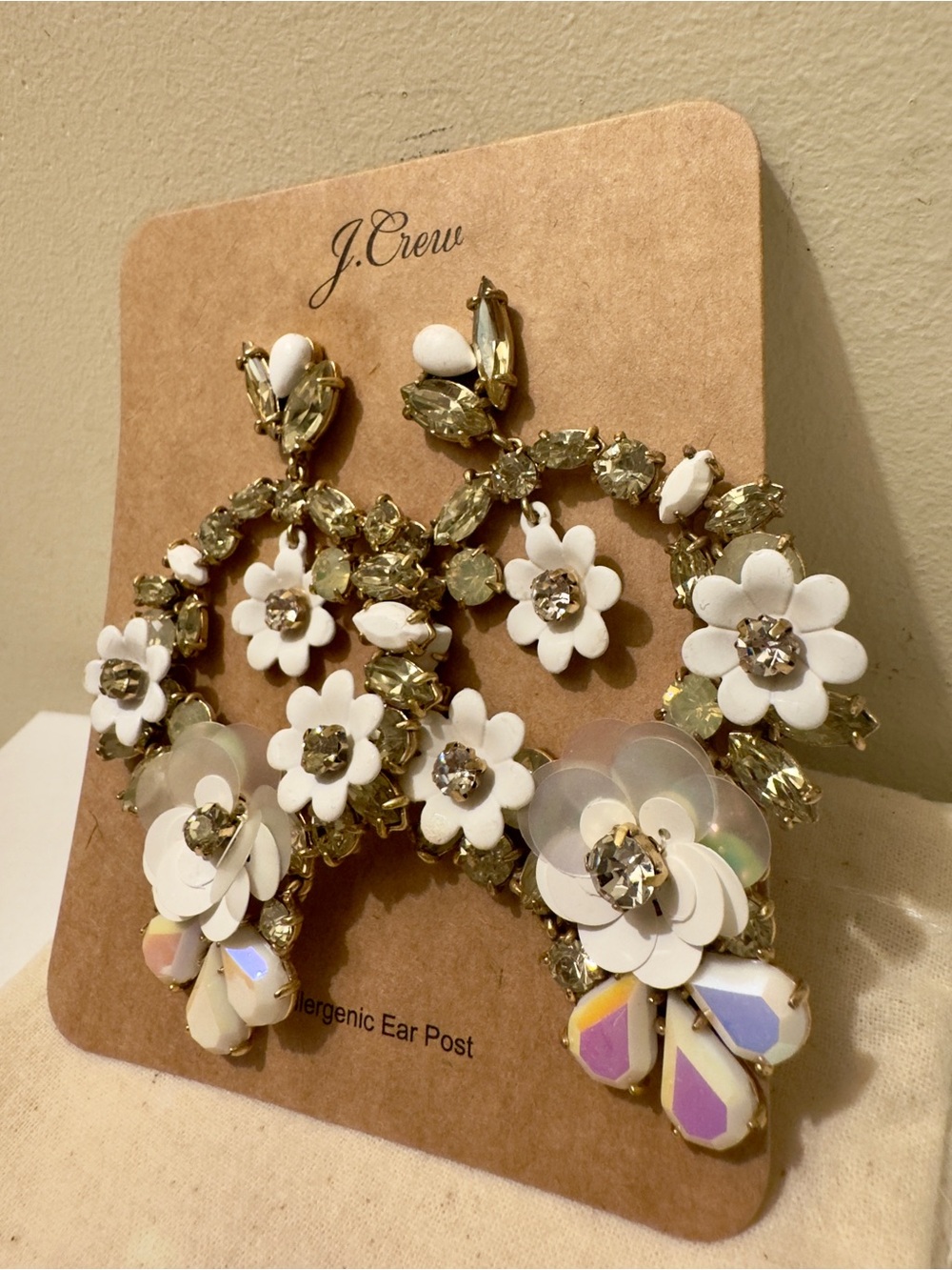 NWT Rare Vintage J.Crew White Garden Wreath Statement Earrings K3680 - Picture 15 of 15